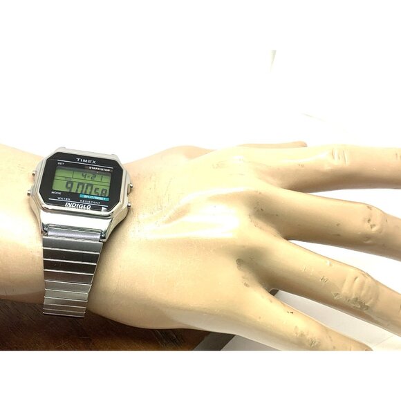 Timex Men's Watch T78587 Quartz Digital Silver Case 35mm Steel Expansion Band - Picture 4 of 15